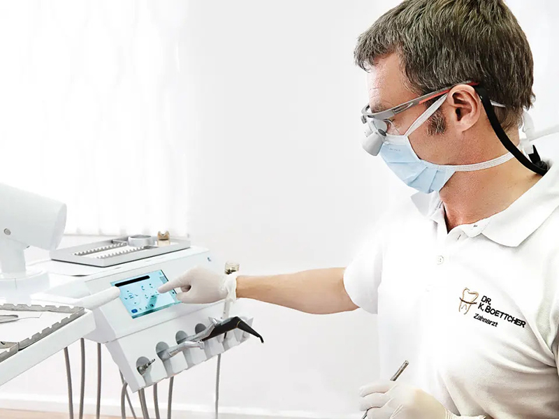 E80-Vision_Dr-Boettcher_Dental-treatment-5_3500px.jpg E80-Vision_Dr-Boettcher_Dental-treatment-5_3500px.jpg